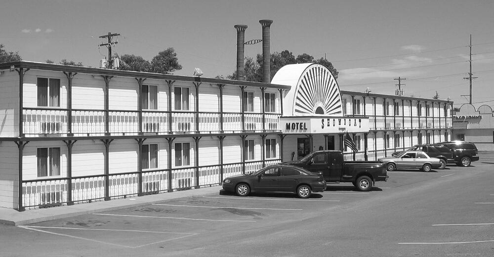 Showboat Motel