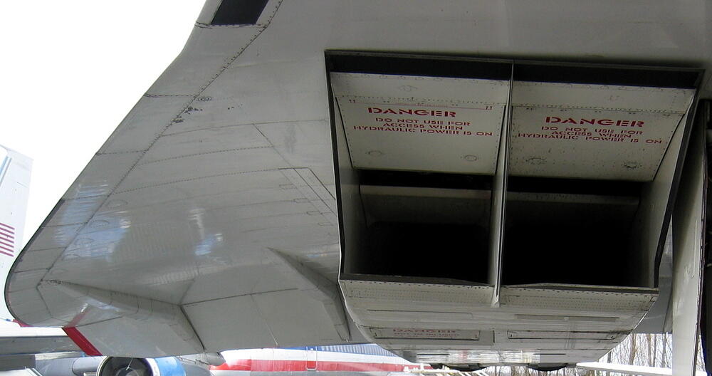 Rolls-Royce/SNECMA Olympus 593 Mk 610 afterburning turbojets