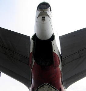 747 - APU bay